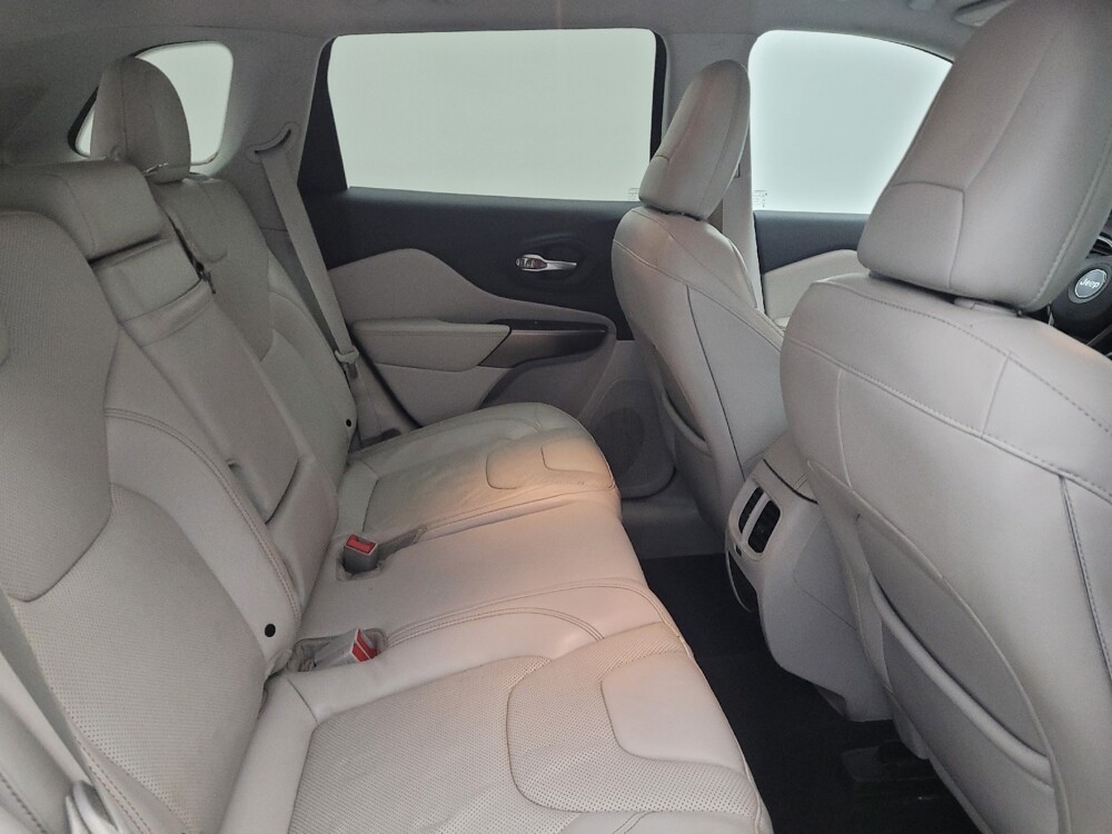 2019 Jeep Cherokee in Fairfield, OH 45014 - 18112795 19