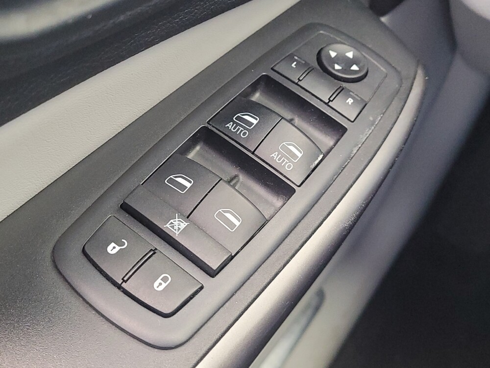 2019 Jeep Cherokee in Fairfield, OH 45014 - 18112795 27