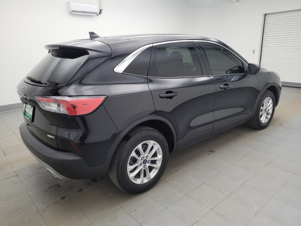 2020 Ford Escape in Fairfield, OH 45014 - 18112799 10
