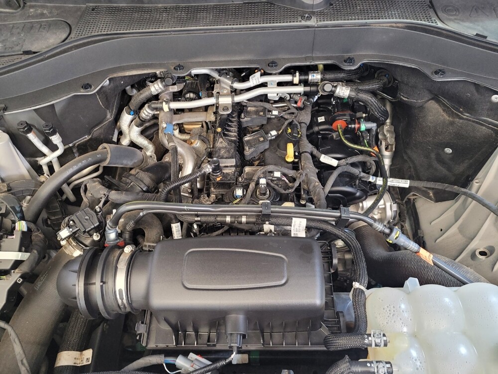 2022 Ford Explorer in Fairfield, OH 45014 - 18112801 30