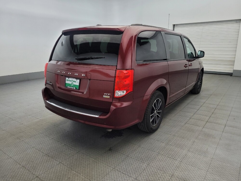 2018 Dodge Grand Caravan in Pittsburgh, PA 15237 - 18112809 9