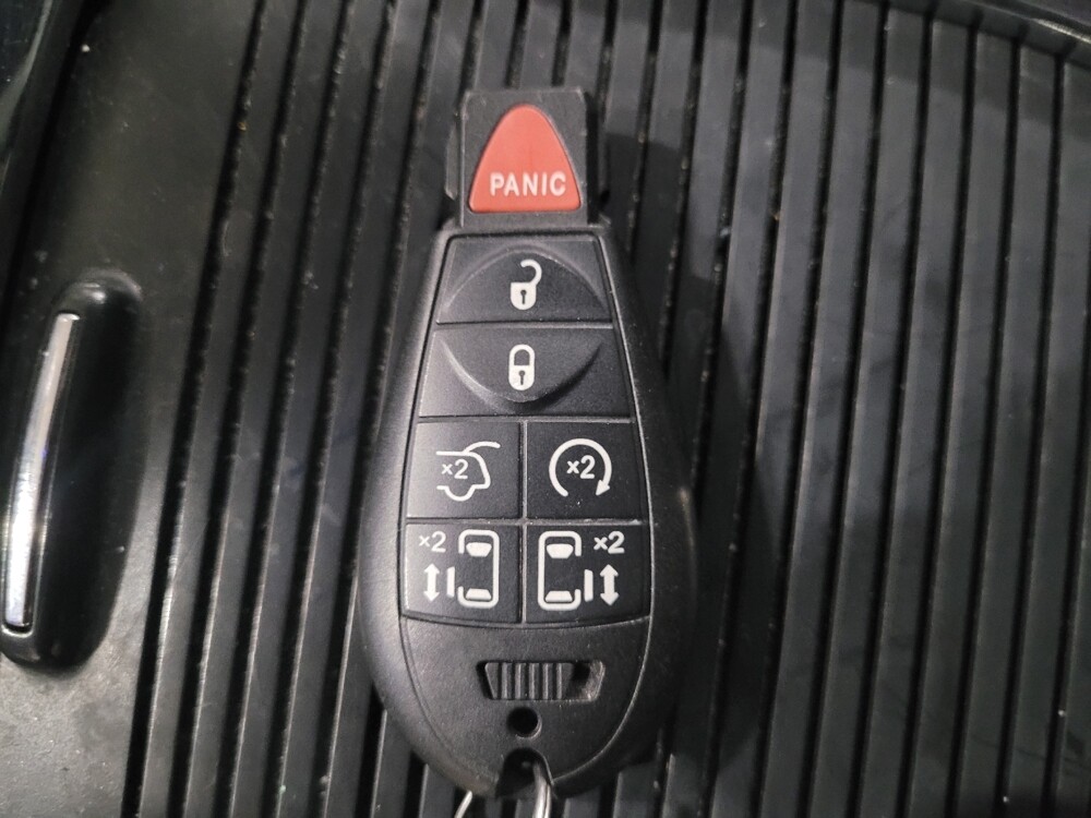 2018 Dodge Grand Caravan in Pittsburgh, PA 15237 - 18112809 32