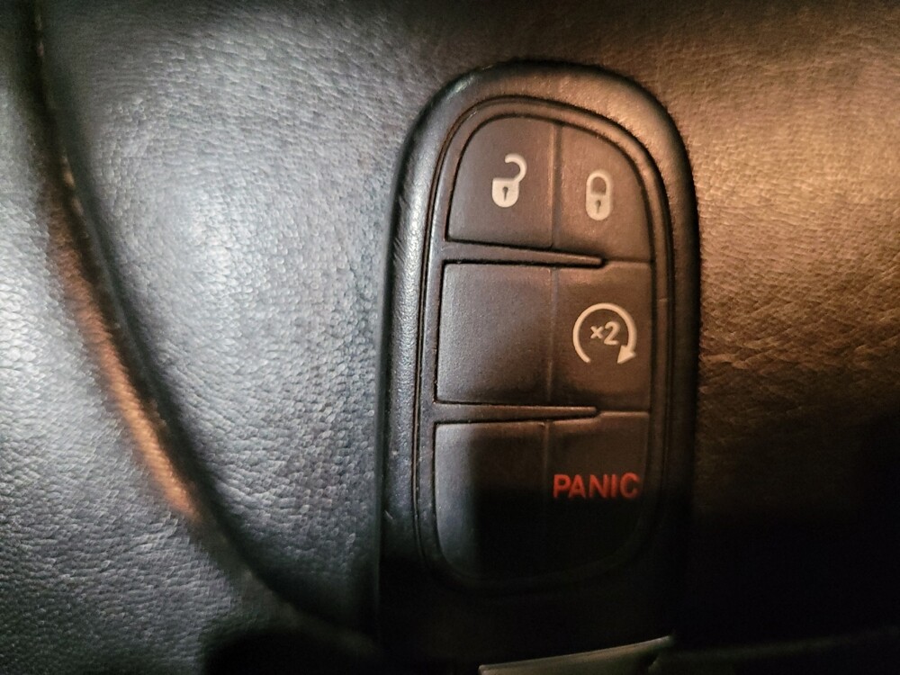 2019 Jeep Cherokee in Pittsburgh, PA 15237 - 18112810 32