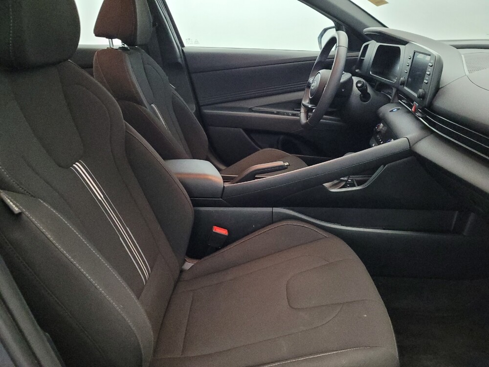 2025 Hyundai Elantra in Glen Burnie, MD 21061 - 18112811 21