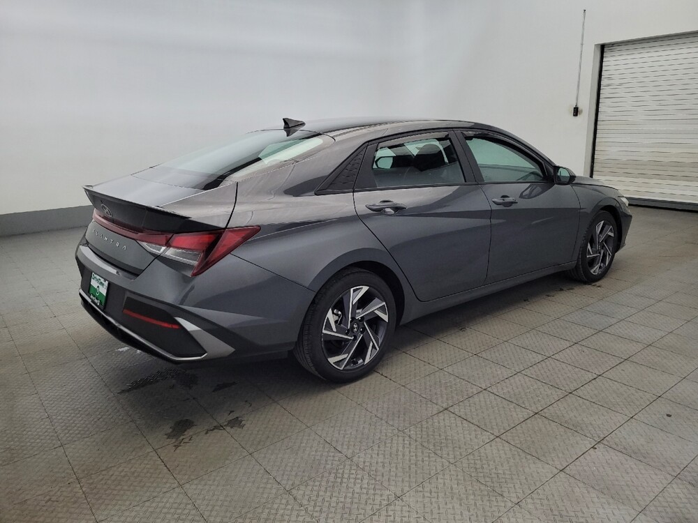 2025 Hyundai Elantra in Glen Burnie, MD 21061 - 18112811 10