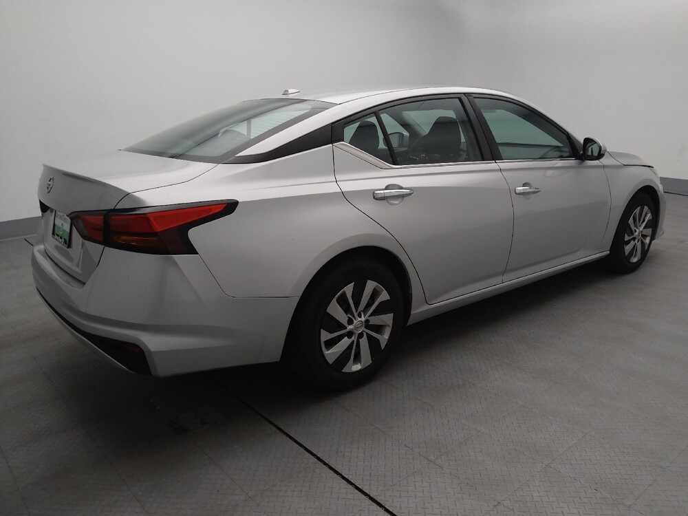 2020 Nissan Altima in St. Louis, MO 63136 - 18112827 10