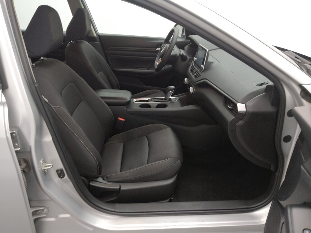 2020 Nissan Altima in St. Louis, MO 63136 - 18112827 21