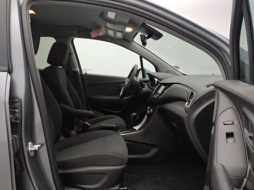 2020 Chevrolet Trax in St. Louis, MO 63136 - 18112829 21