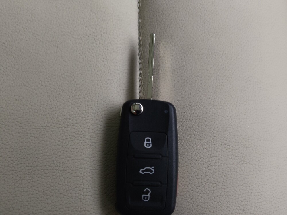 2013 Volkswagen Tiguan in Midlothian, IL 60445 - 18112836 32