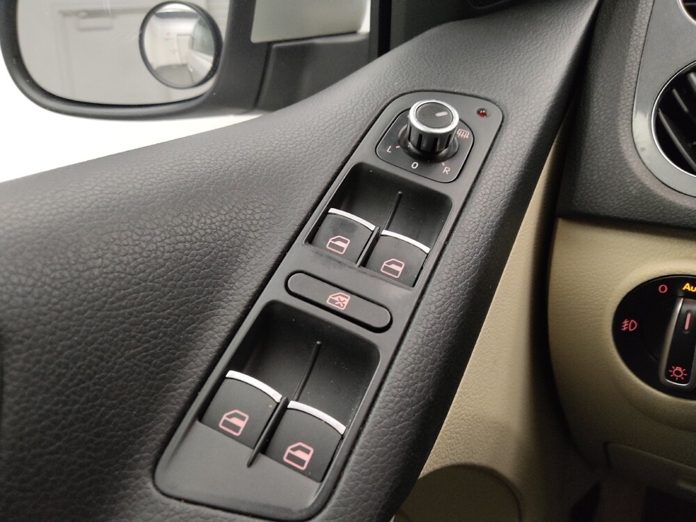 2013 Volkswagen Tiguan in Midlothian, IL 60445 - 18112836 27