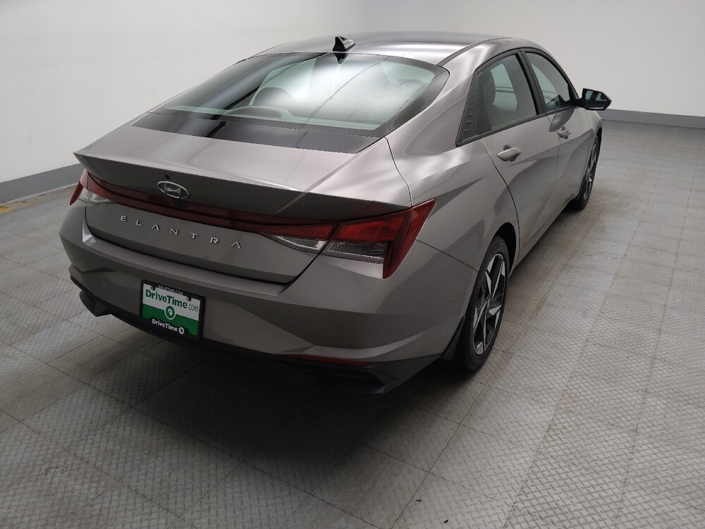 2023 Hyundai Elantra in Des Moines, IA 50310 - 18112845 9