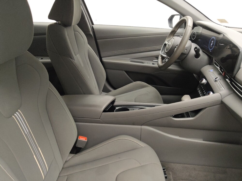 2023 Hyundai Elantra in Des Moines, IA 50310 - 18112845 21