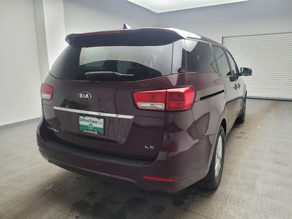 2018 Kia Sedona in Eastpointe, MI 48021 - 18112846 9
