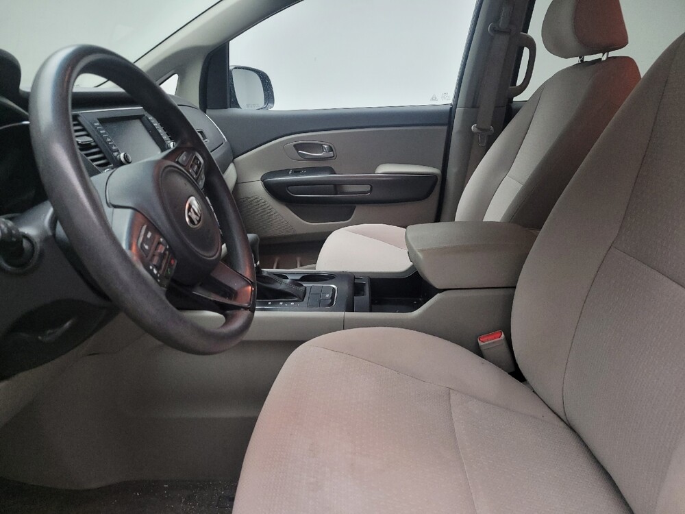 2018 Kia Sedona in Eastpointe, MI 48021 - 18112846 17