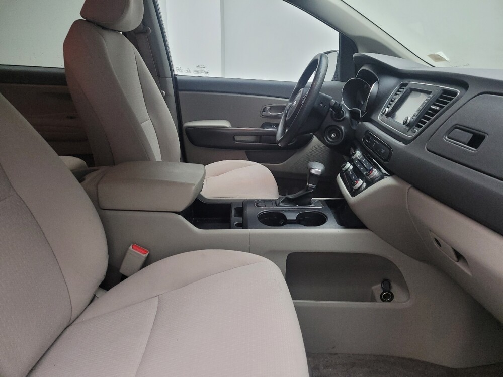 2018 Kia Sedona in Eastpointe, MI 48021 - 18112846 21