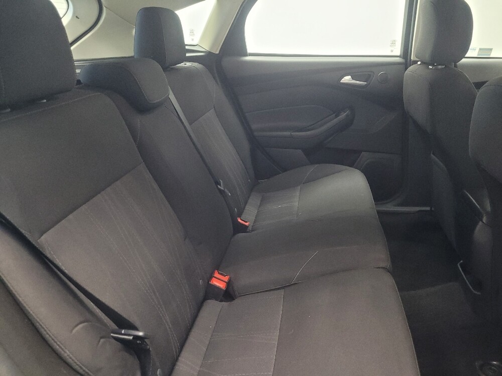 2017 Ford Focus in Mishawaka, IN 46545 - 18112873 19