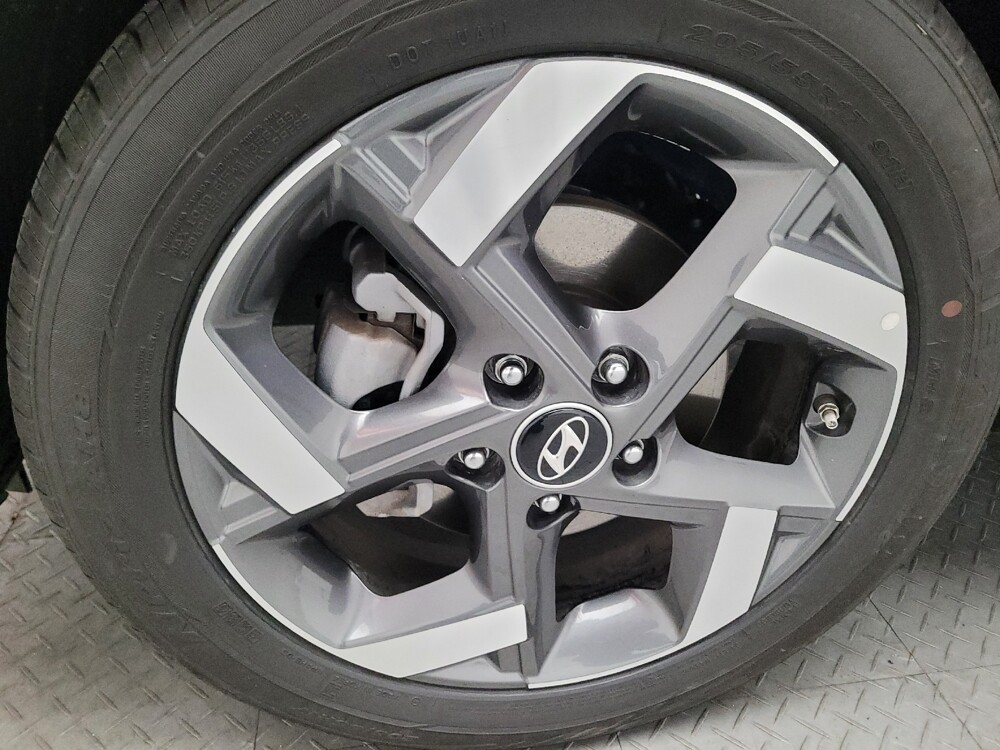 2025 Hyundai Venue in Riverside, CA 92504 - 18112884 31