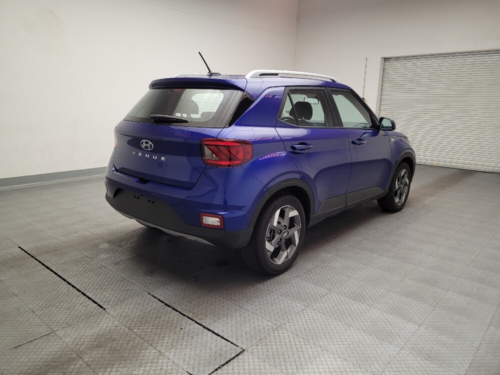 2025 Hyundai Venue in Riverside, CA 92504 - 18112884 9