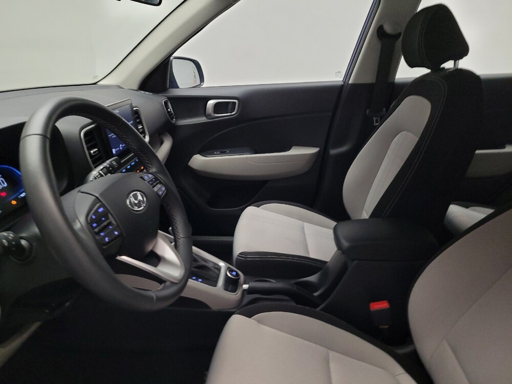 2025 Hyundai Venue in Riverside, CA 92504 - 18112884 17