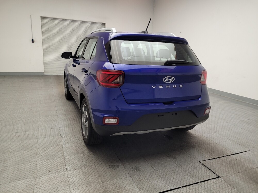 2025 Hyundai Venue in Riverside, CA 92504 - 18112884 6