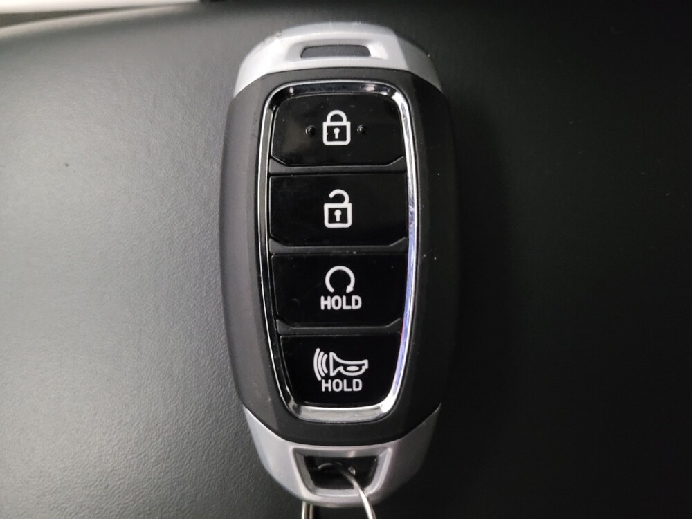 2025 Hyundai Venue in Riverside, CA 92504 - 18112884 32