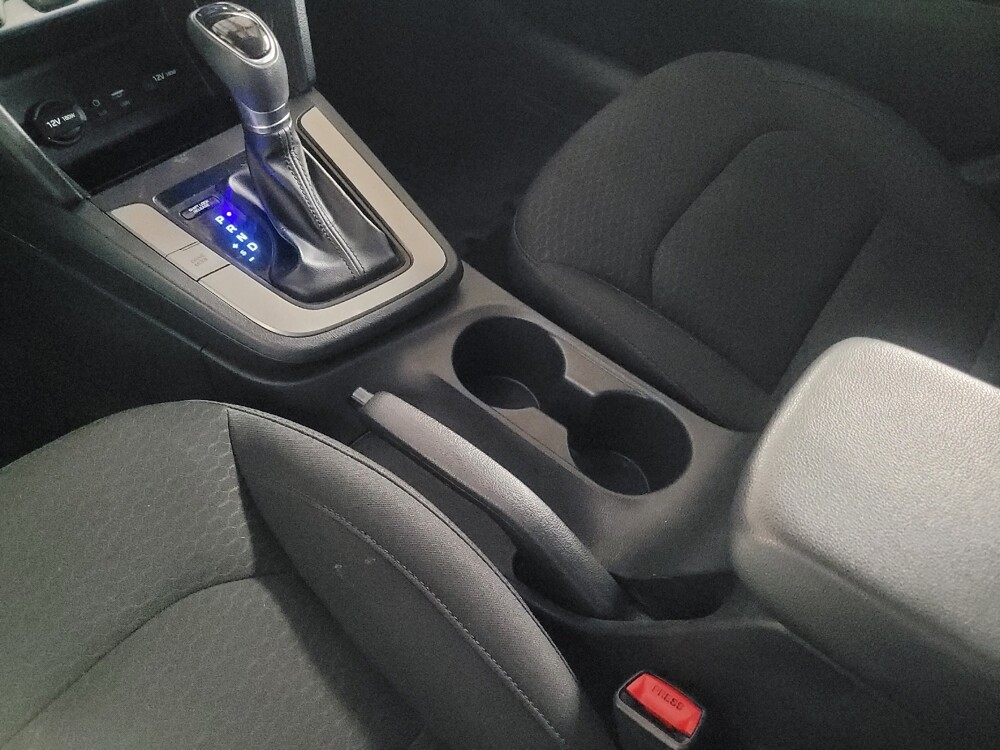 2020 Hyundai Elantra in Morrow, GA 30260 - 18112894 26