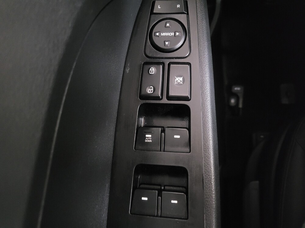 2020 Hyundai Elantra in Morrow, GA 30260 - 18112894 27