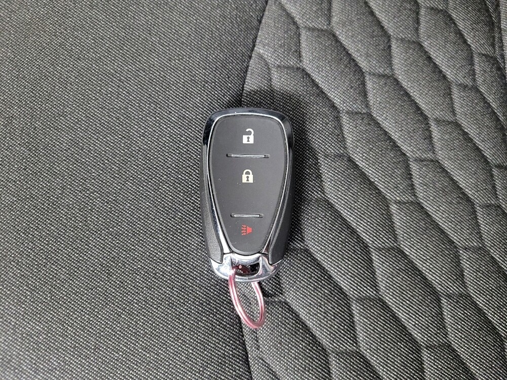 2020 Chevrolet Equinox in Pittsburgh, PA 15236 - 18112896 32