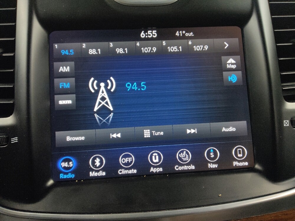 2018 Chrysler 300 in Conyers, GA 30094 - 18112914 25