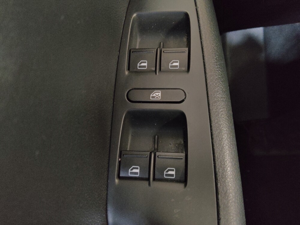 2015 Volkswagen Jetta in Union City, GA 30291 - 18112915 27