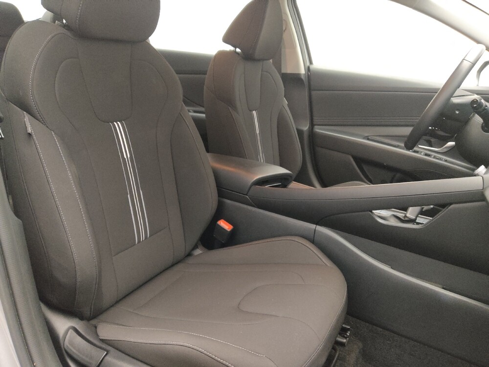 2025 Hyundai Elantra in Jacksonville, FL 32225 - 18112918 21