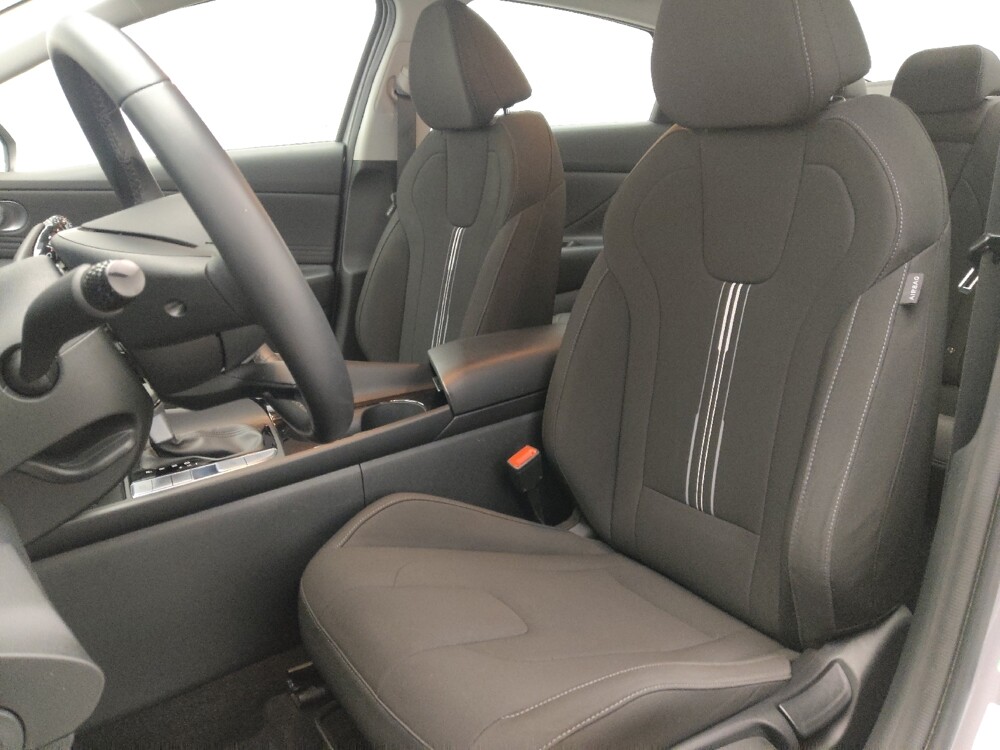 2025 Hyundai Elantra in Jacksonville, FL 32225 - 18112918 17