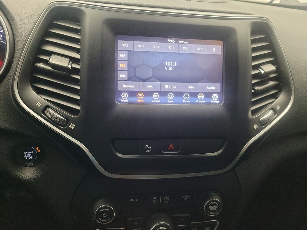 2019 Jeep Cherokee in Memphis, TN 38128 - 18112944 25