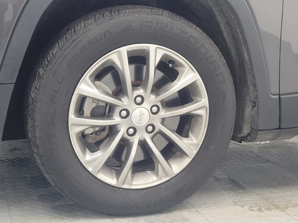 2019 Jeep Cherokee in Memphis, TN 38128 - 18112944 31