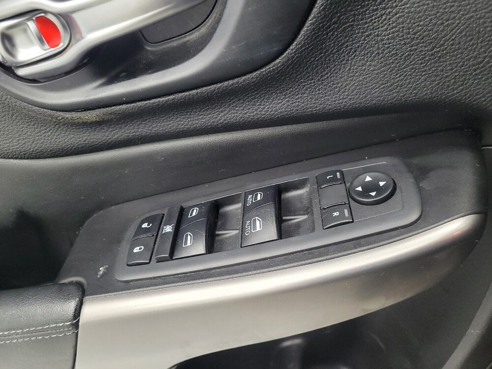 2019 Jeep Cherokee in Memphis, TN 38128 - 18112944 27