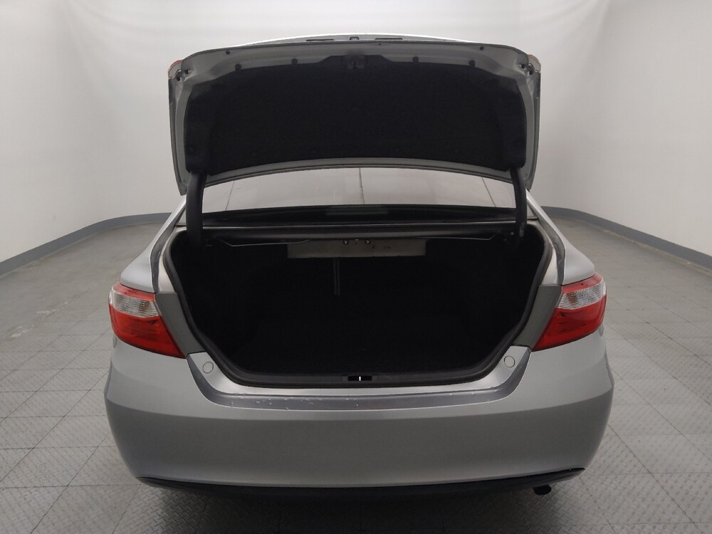 2015 Toyota Camry in Houston, TX 77060 - 18112950 29