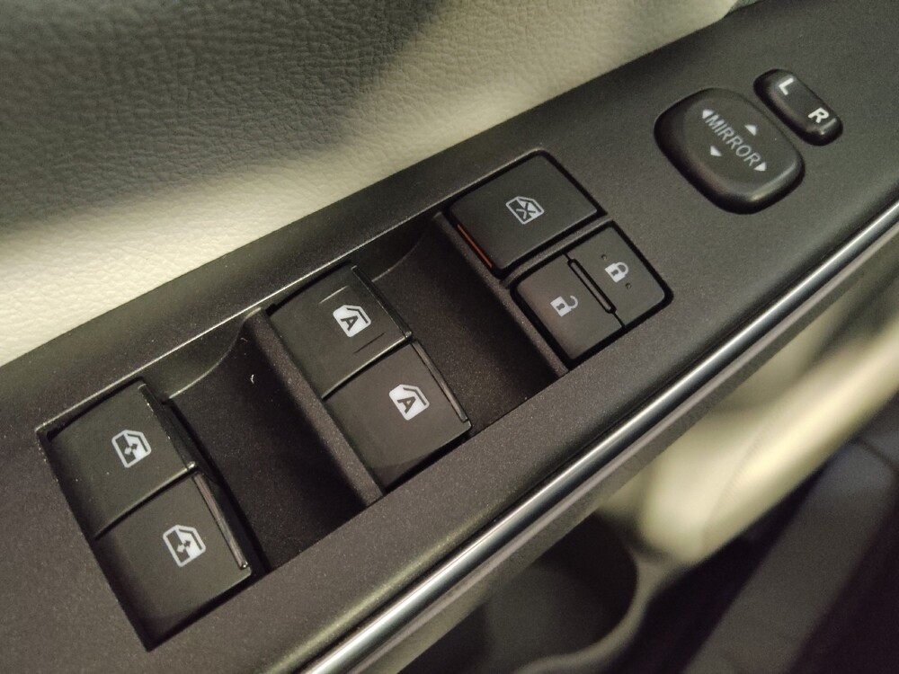 2015 Toyota Camry in Houston, TX 77060 - 18112950 27