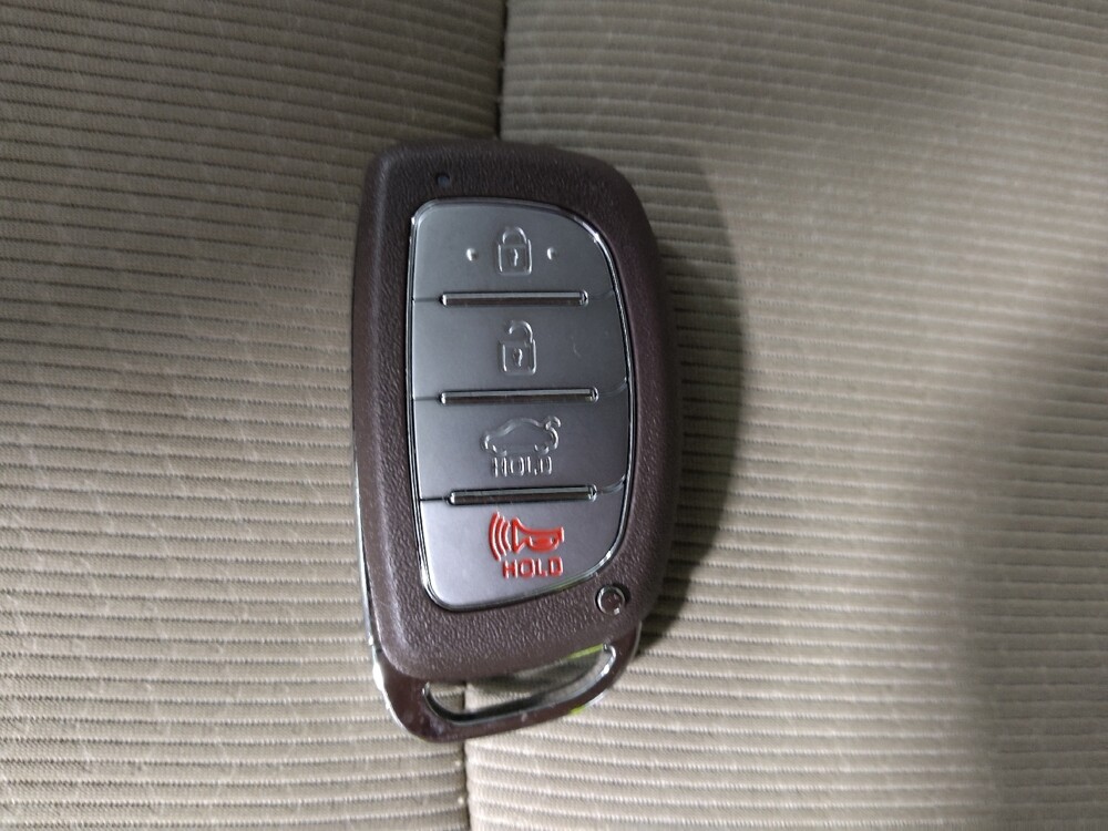 2017 Hyundai Elantra in Columbus, OH 43231 - 18112952 32