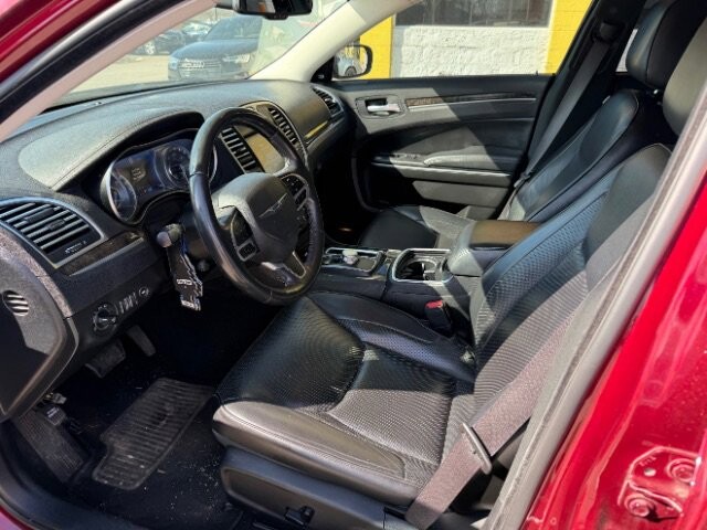 2019 Chrysler 300 in Indianapolis, IN 46222-4002 - 18113010 6