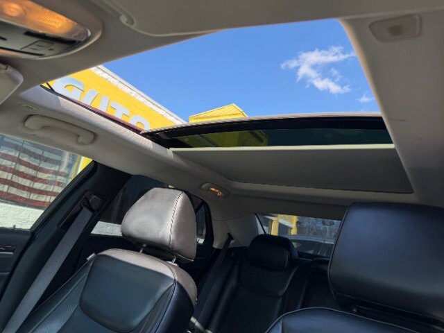 2019 Chrysler 300 in Indianapolis, IN 46222-4002 - 18113010 8