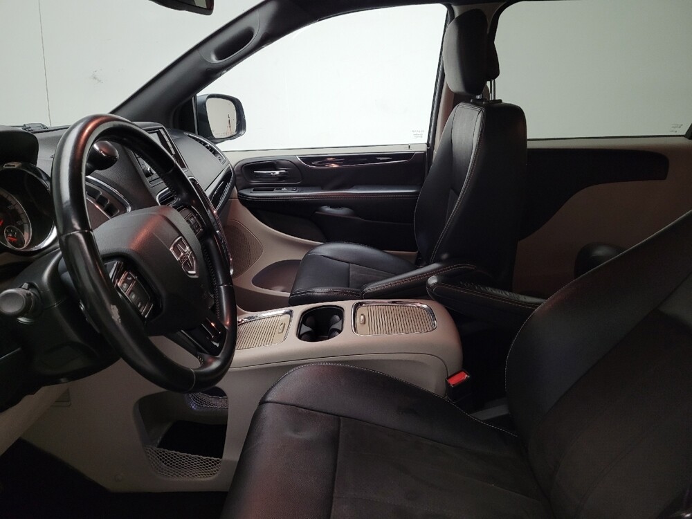 2019 Dodge Grand Caravan in Downey, CA 90241 - 18113013 17