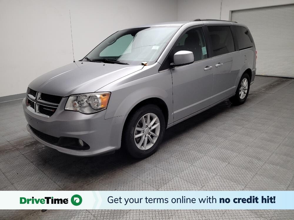 2019 Dodge Grand Caravan in Downey, CA 90241 - 18113013