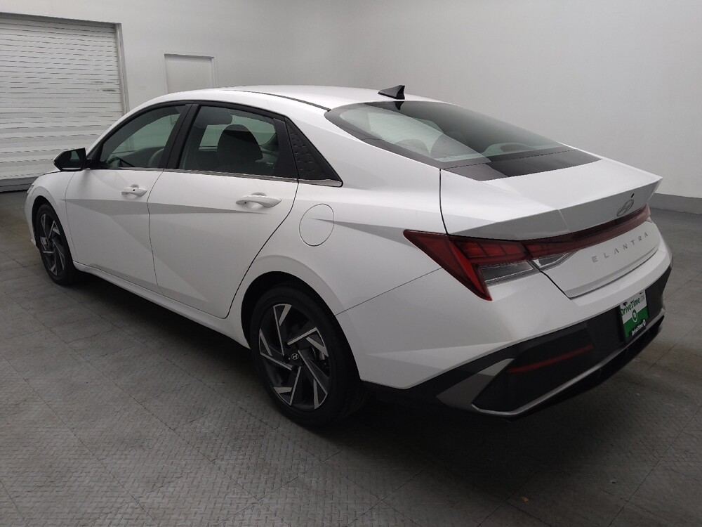 2025 Hyundai Elantra in Lauderdale Lakes, FL 33313 - 18113039 3