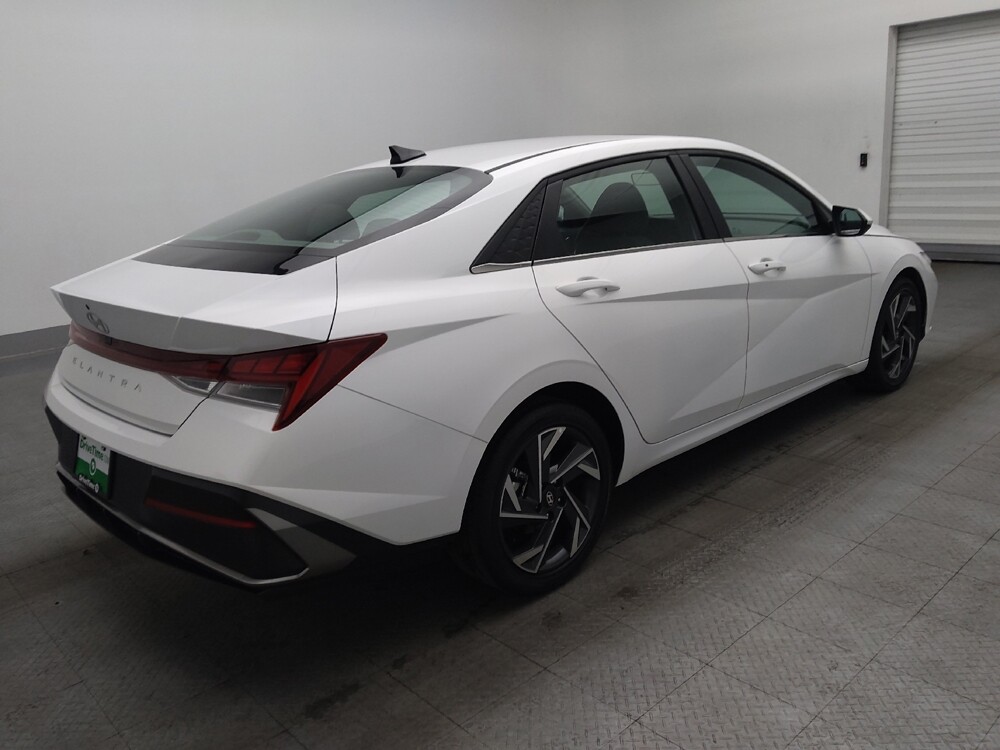 2025 Hyundai Elantra in Lauderdale Lakes, FL 33313 - 18113039 10