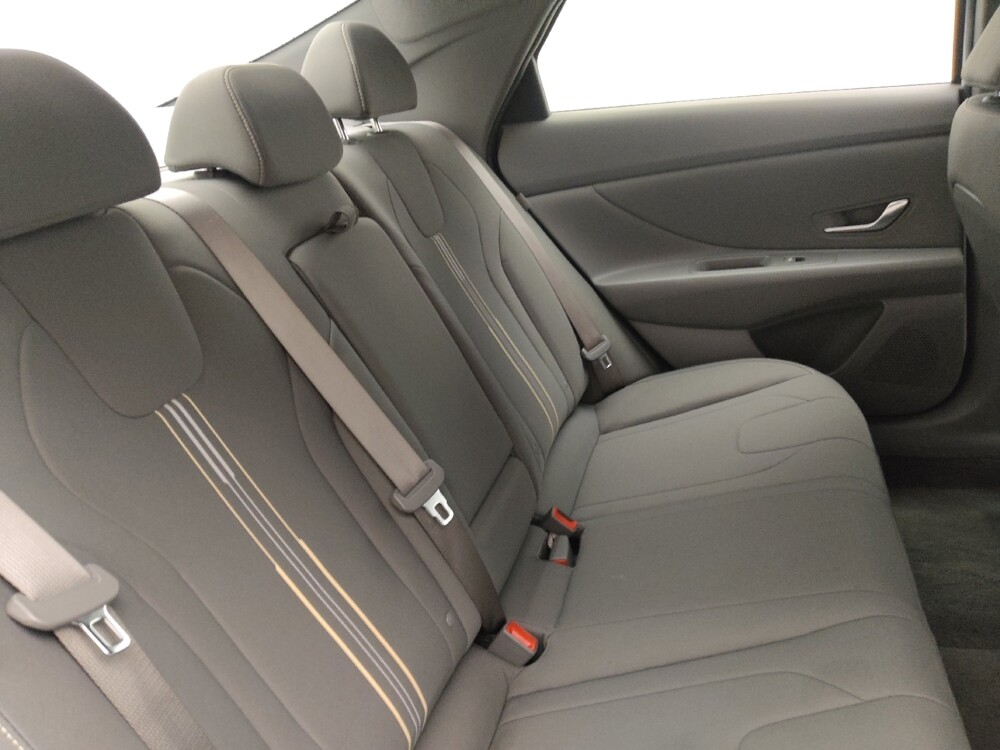 2025 Hyundai Elantra in Lauderdale Lakes, FL 33313 - 18113039 19