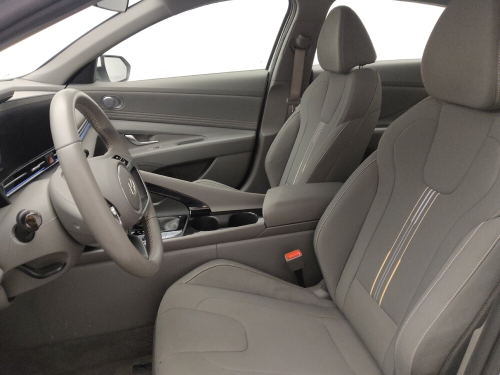 2025 Hyundai Elantra in Lauderdale Lakes, FL 33313 - 18113039 17