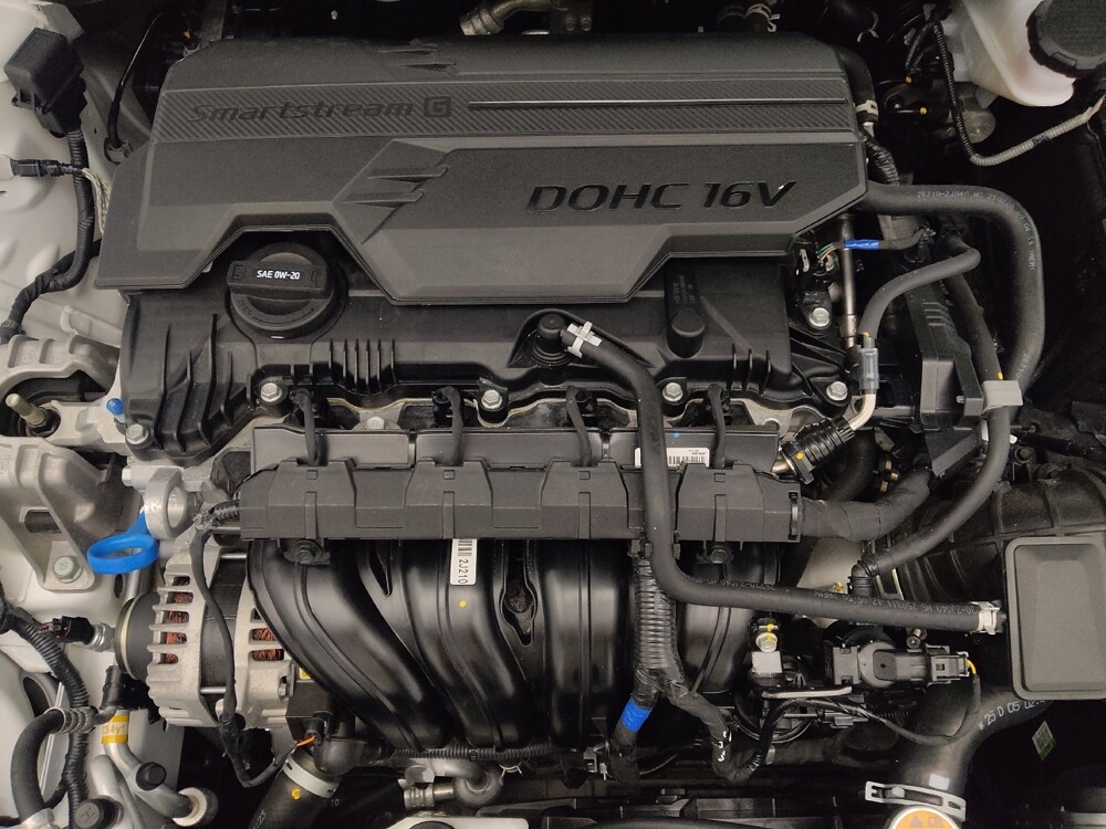 2025 Hyundai Elantra in Lauderdale Lakes, FL 33313 - 18113039 30