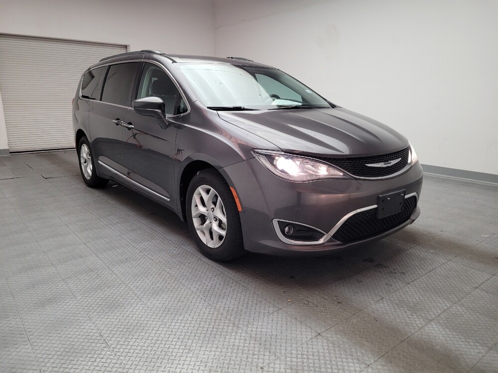 2017 Chrysler Pacifica in Downey, CA 90241 - 18113049 13