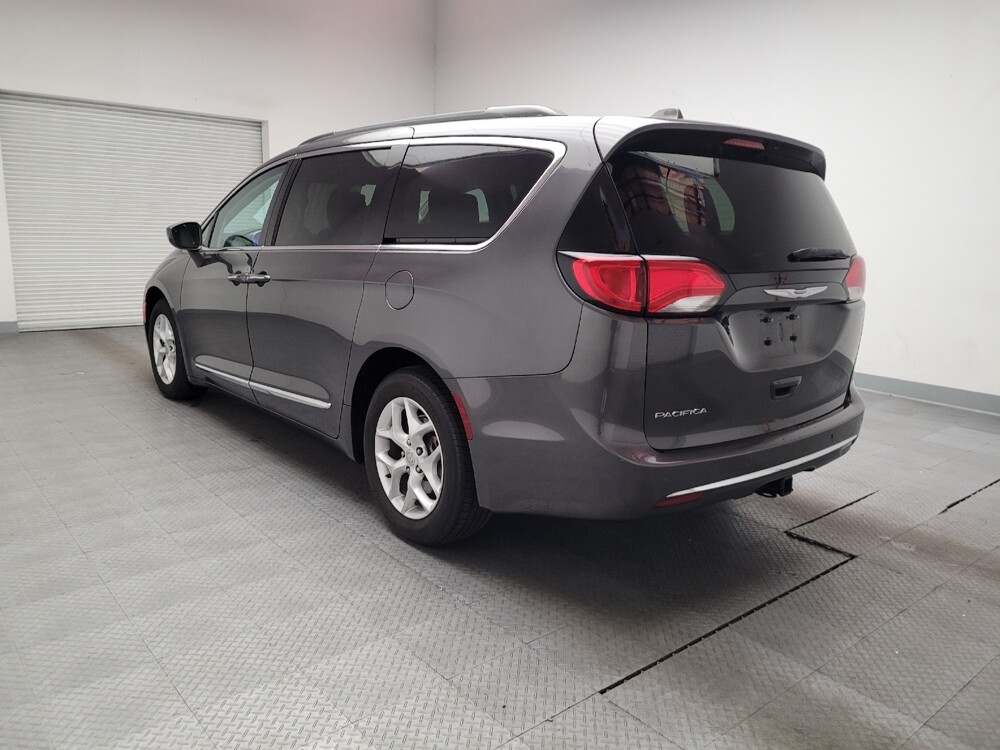 2017 Chrysler Pacifica in Downey, CA 90241 - 18113049 5