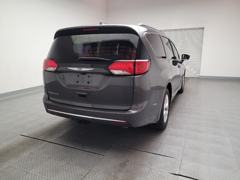 2017 Chrysler Pacifica in Downey, CA 90241 - 18113049 7